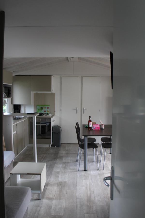 Les Mobiles Homes De La Palmyre Les Mathes Luaran gambar