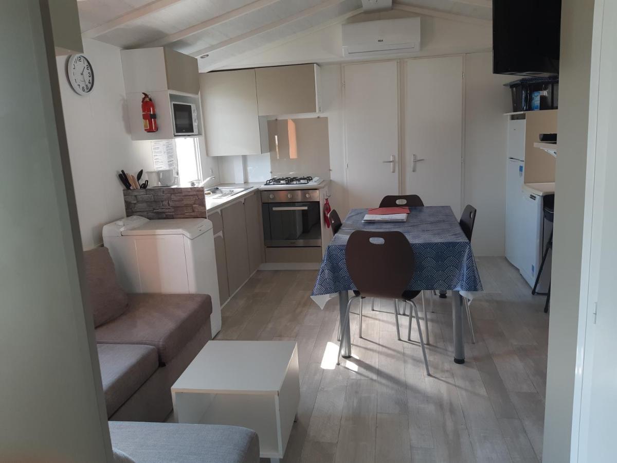 Les Mobiles Homes De La Palmyre Les Mathes Luaran gambar