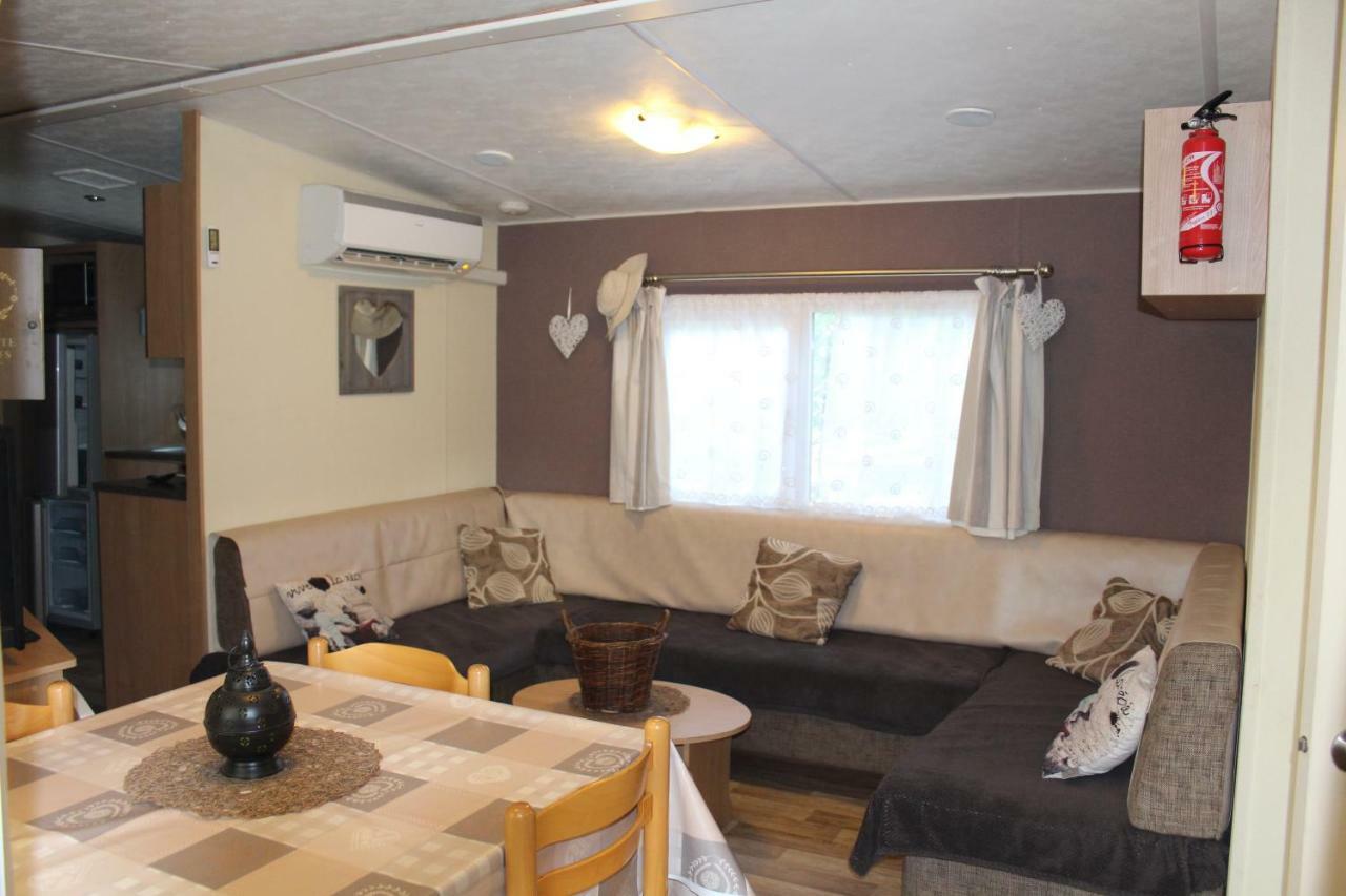 Les Mobiles Homes De La Palmyre Les Mathes Luaran gambar