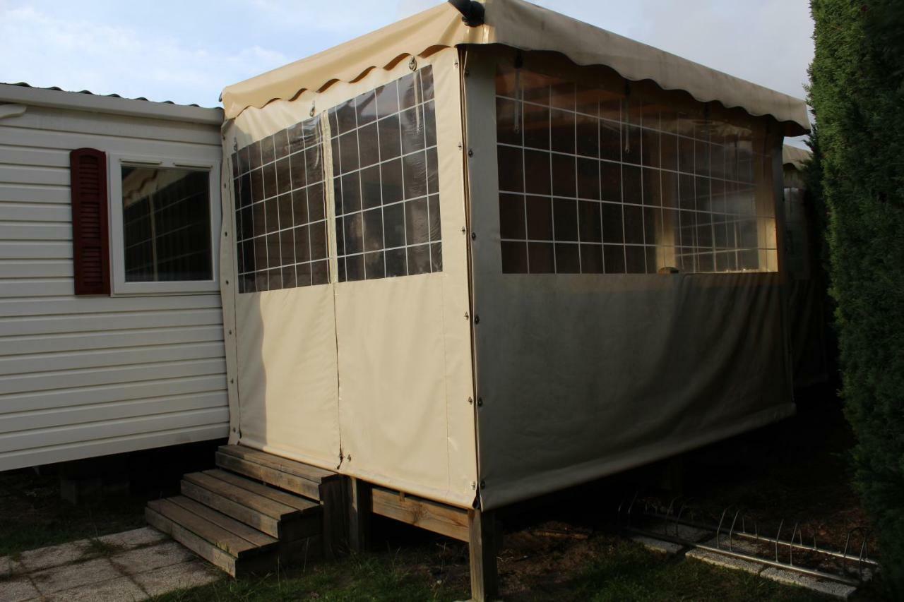 Les Mobiles Homes De La Palmyre Les Mathes Luaran gambar