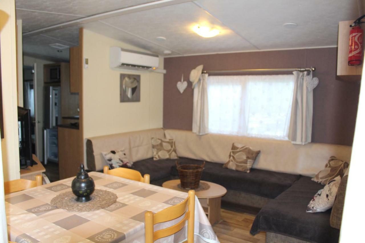 Les Mobiles Homes De La Palmyre Les Mathes Luaran gambar